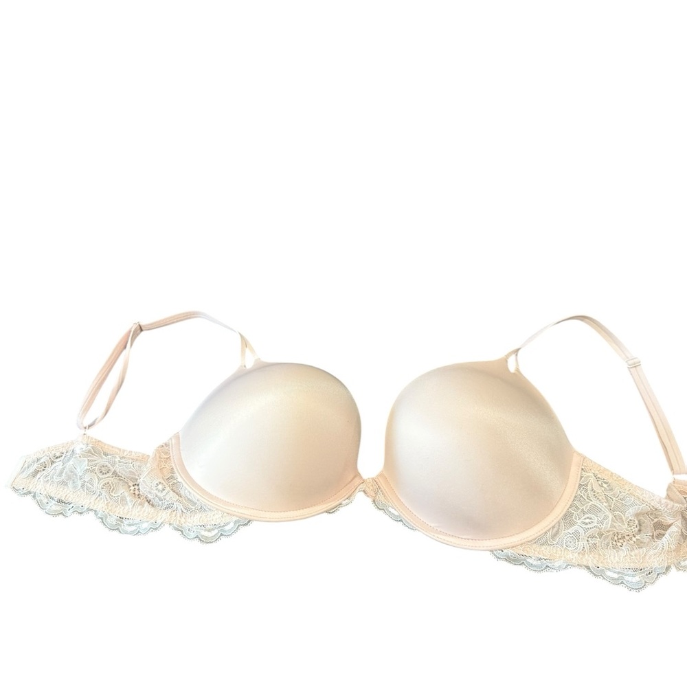 Victoria’s Secrer light pink very sexy push up Lace Bra
